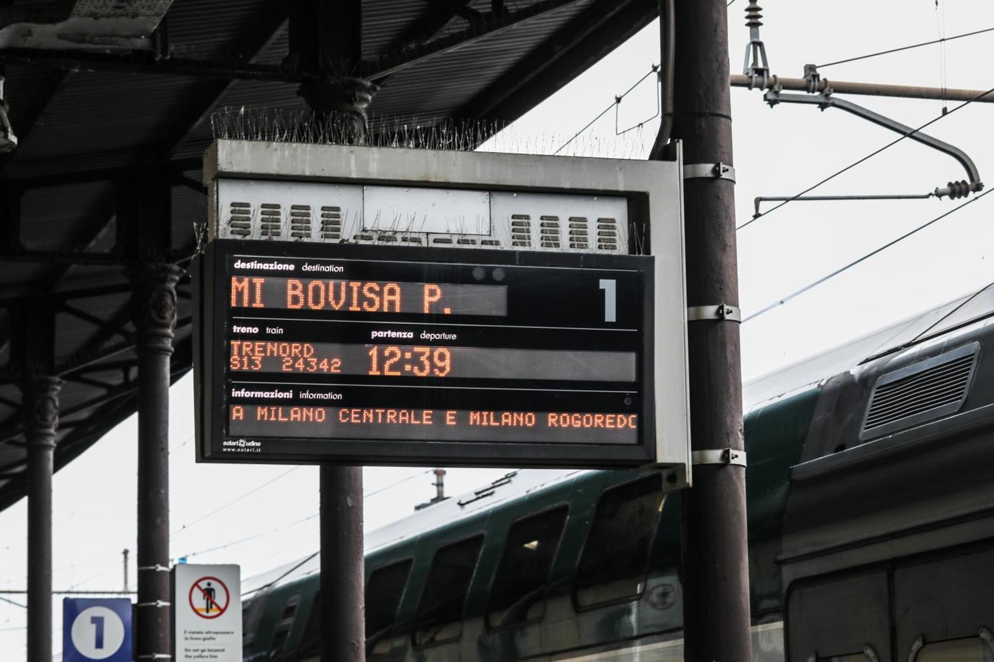 Angolo Alla Stazione - Bilocale Ristrutturato Zona Stazione E Ospedali ปาเวีย ภายนอก รูปภาพ
